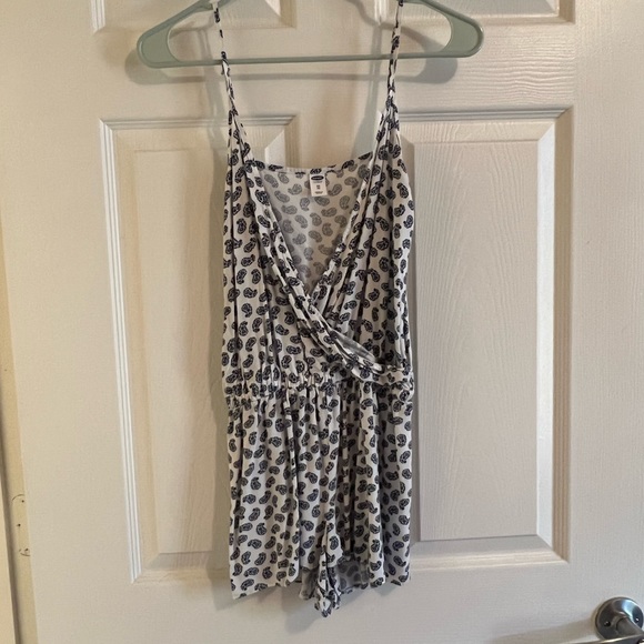 Old Navy Pants - Old Navy Paisley Romper